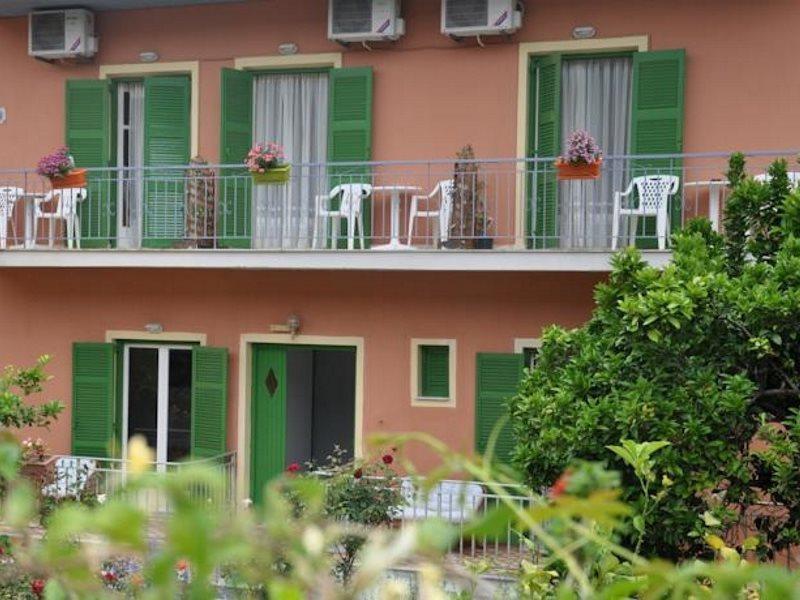 Barbayiannis Apartment *